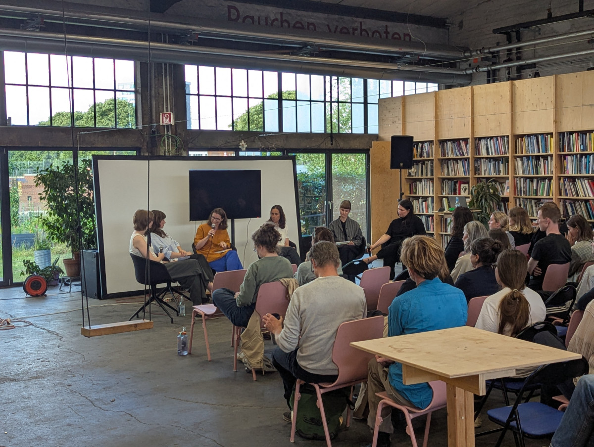 Architects for Future Hamburg moderiert bei einer Diskussionsveranstaltung beim Women in Architecture Festival 2025