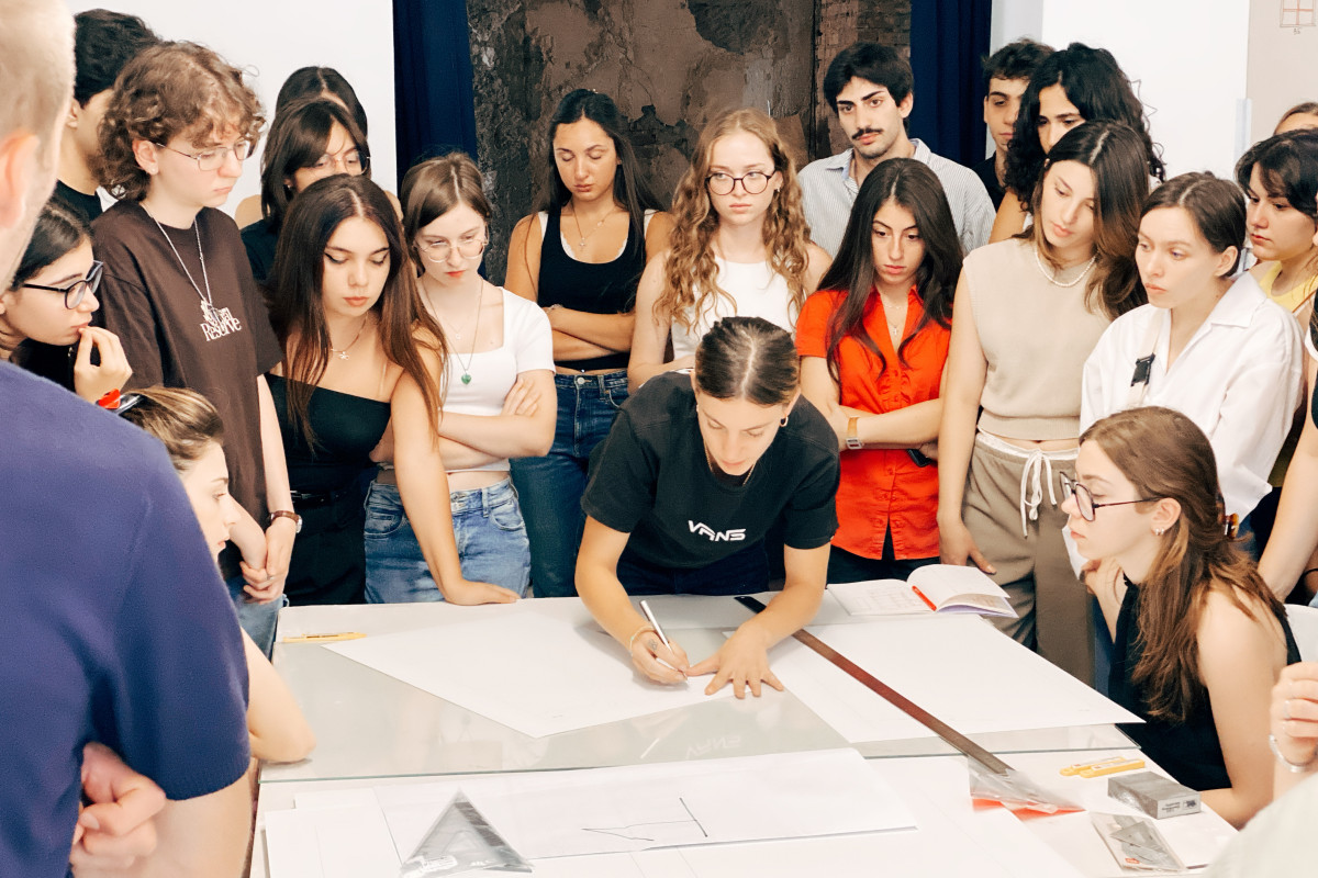Students together with one of the workshop supervisors Giorgia Antonioli